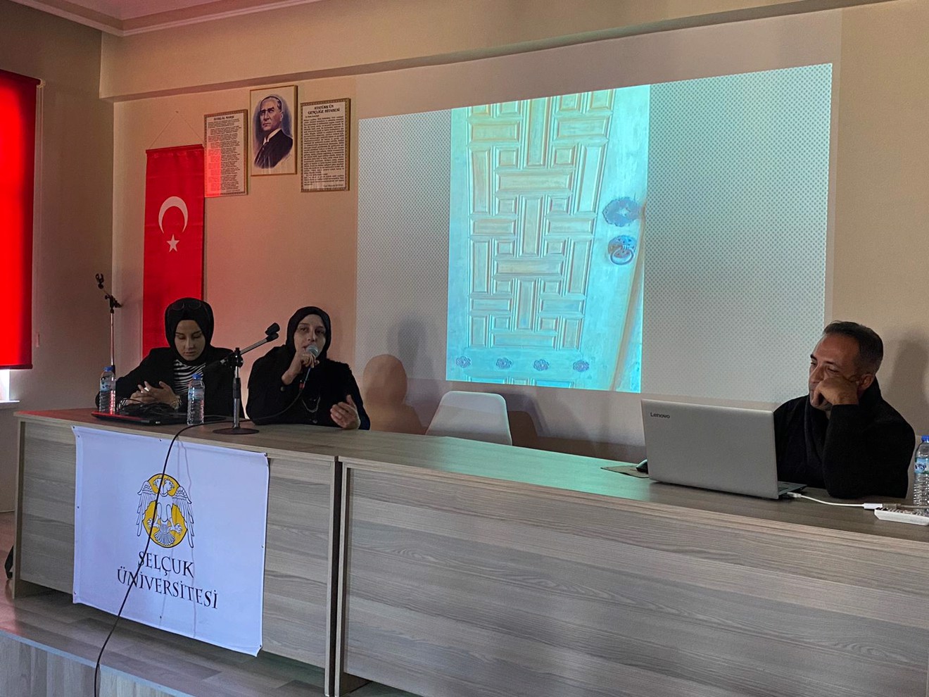Bozkır MYO Mimari Restorasyon Programı tarafından düzenlenen "Sektör Buluşmaları-1-" Konferansımız Yapılmıştır.